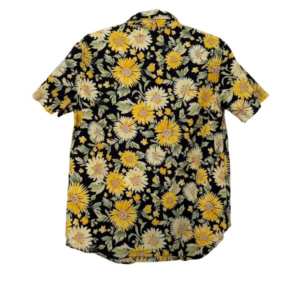 Old Navy Floral Sunflower Yellow Shirt Built in Flex Button Up Short Sleeve XS 5 - Picture 3 of 5
